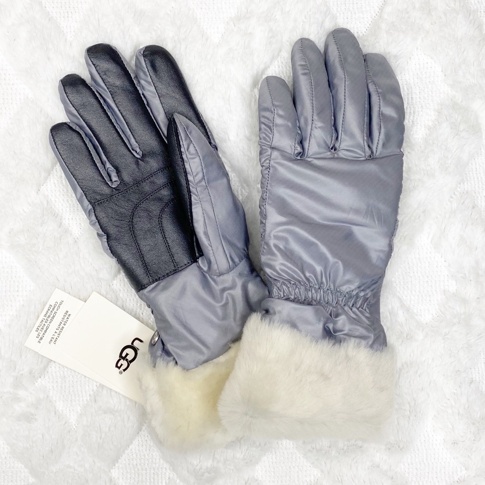 UGG Genuine Dyed Shearling Trim Tech Gloves - New